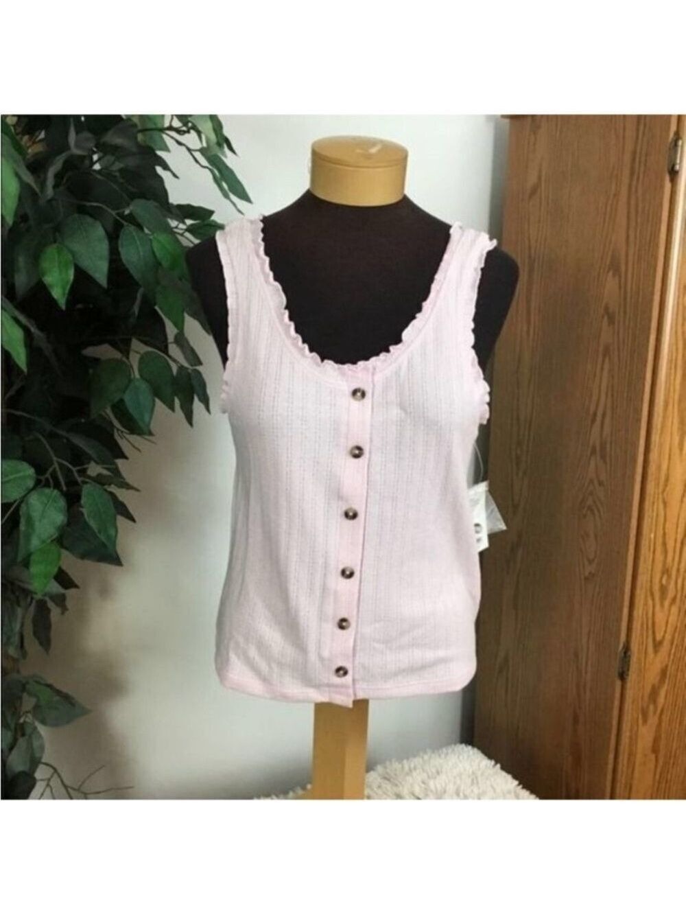 SO button down sleeveless tank Woman’s Junior’s size XL pink scoop neck